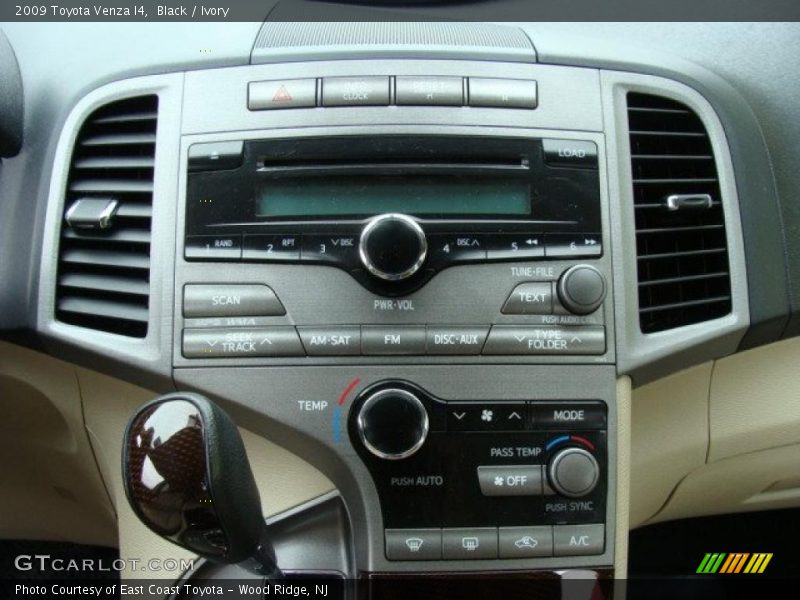 Black / Ivory 2009 Toyota Venza I4