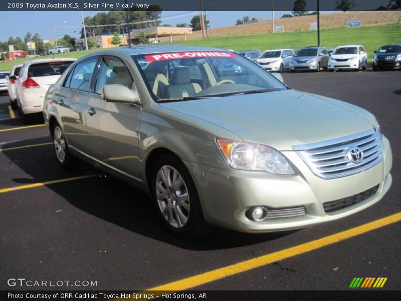 Silver Pine Mica / Ivory 2009 Toyota Avalon XLS