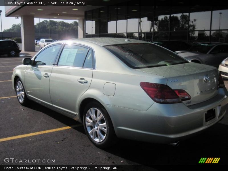Silver Pine Mica / Ivory 2009 Toyota Avalon XLS
