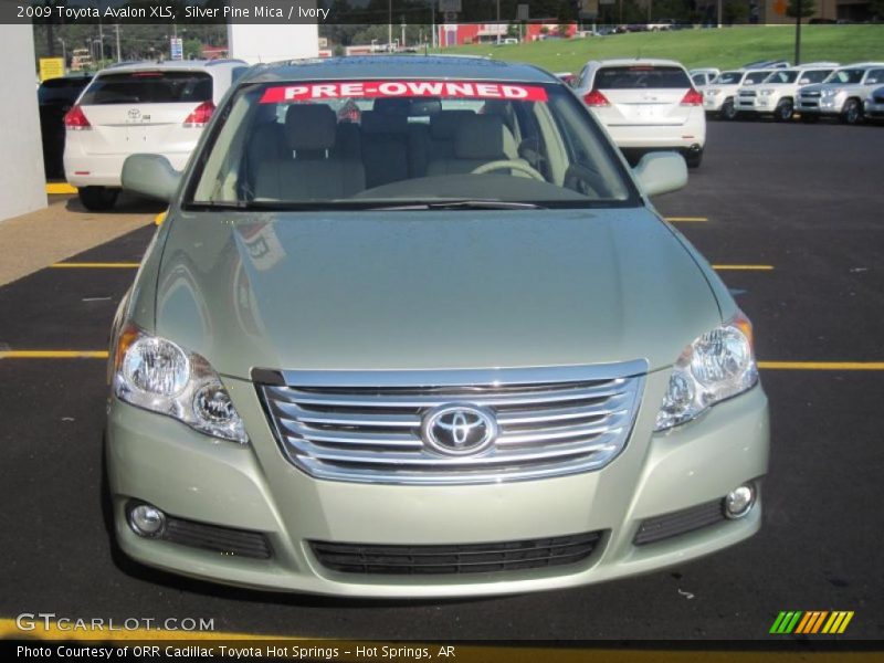 Silver Pine Mica / Ivory 2009 Toyota Avalon XLS