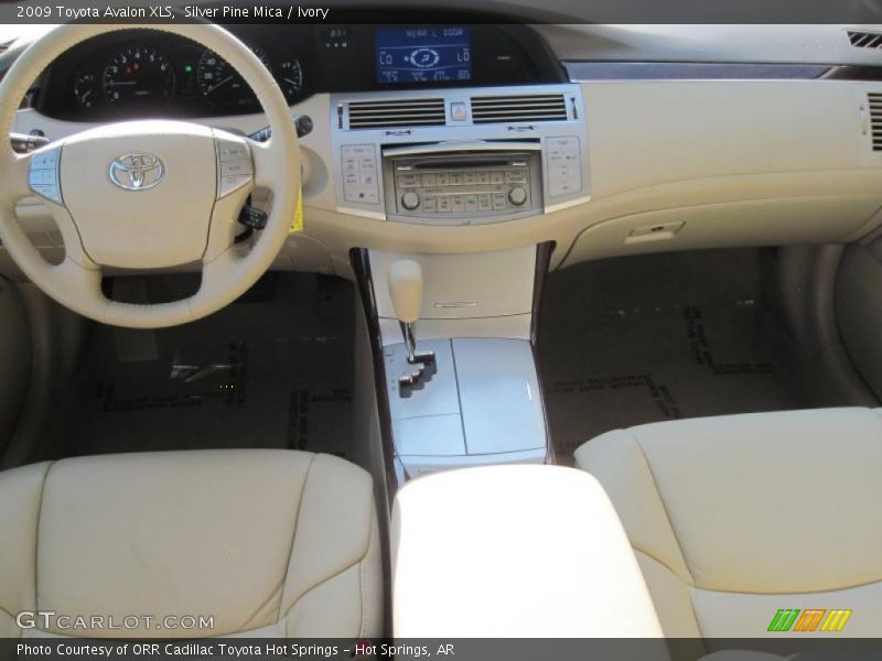 Silver Pine Mica / Ivory 2009 Toyota Avalon XLS