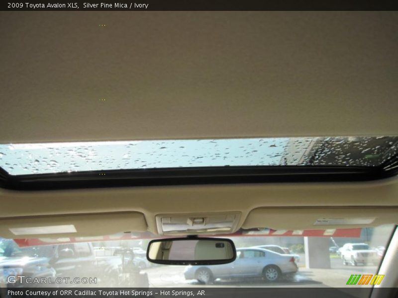 Silver Pine Mica / Ivory 2009 Toyota Avalon XLS