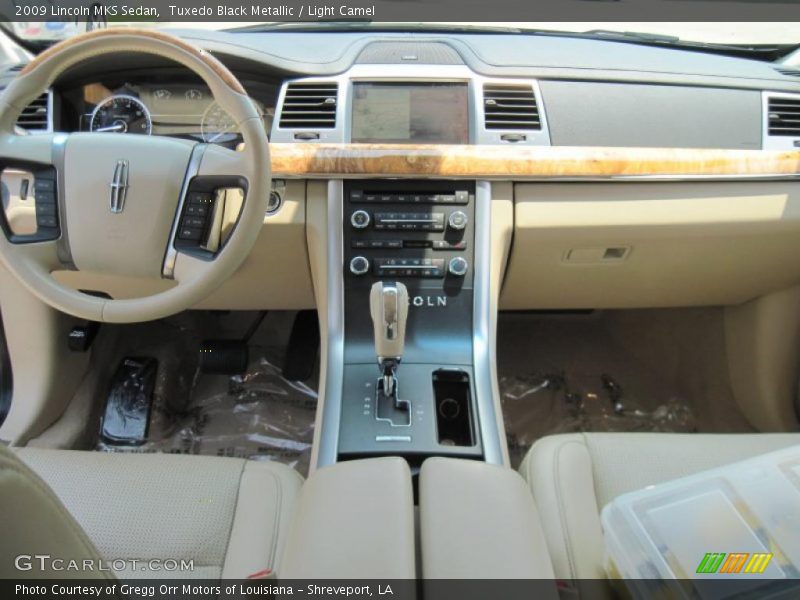 Tuxedo Black Metallic / Light Camel 2009 Lincoln MKS Sedan