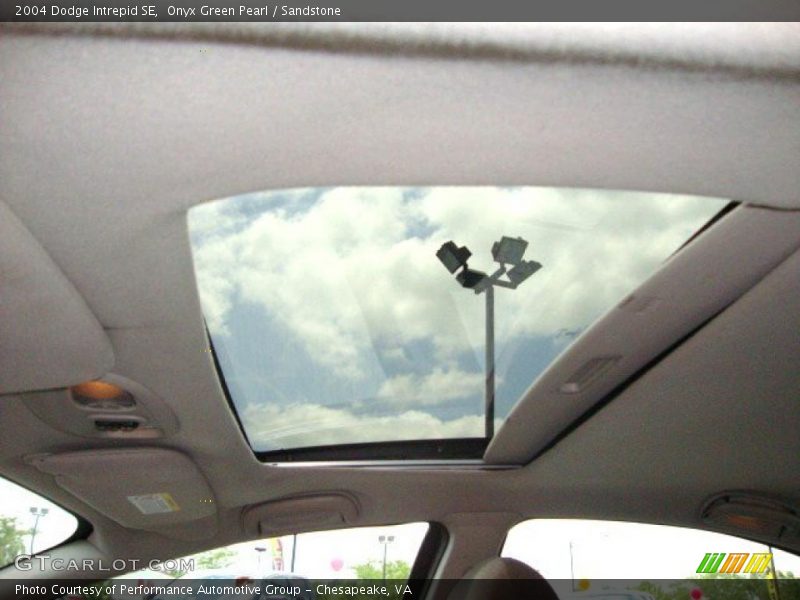 Onyx Green Pearl / Sandstone 2004 Dodge Intrepid SE