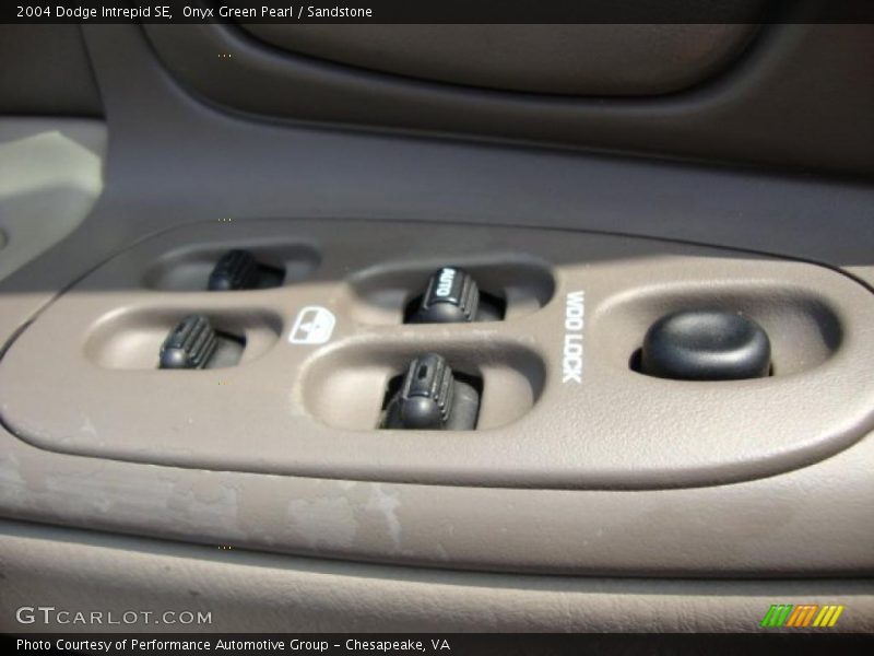 Onyx Green Pearl / Sandstone 2004 Dodge Intrepid SE