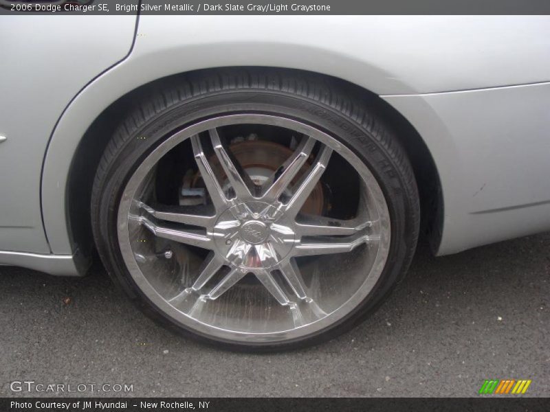 Bright Silver Metallic / Dark Slate Gray/Light Graystone 2006 Dodge Charger SE