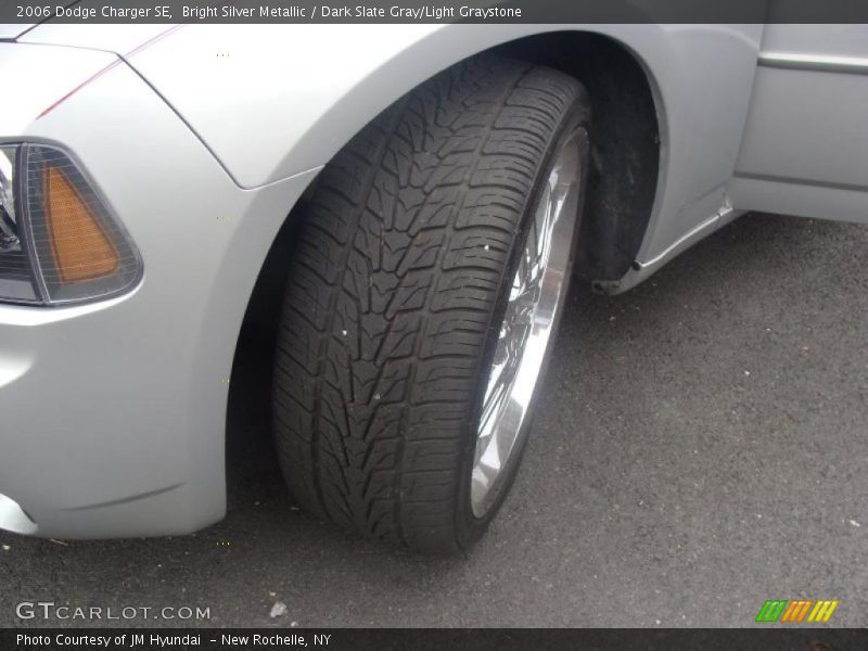 Bright Silver Metallic / Dark Slate Gray/Light Graystone 2006 Dodge Charger SE