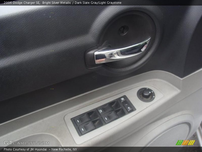 Bright Silver Metallic / Dark Slate Gray/Light Graystone 2006 Dodge Charger SE