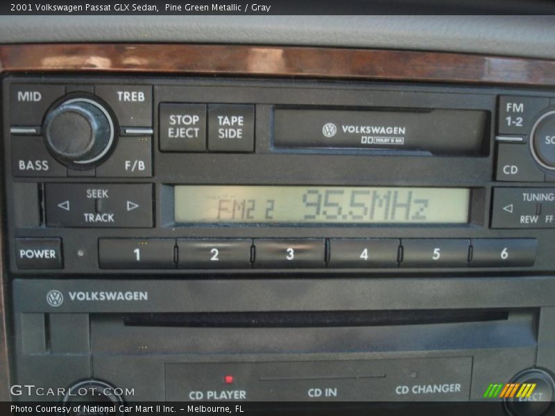 Pine Green Metallic / Gray 2001 Volkswagen Passat GLX Sedan