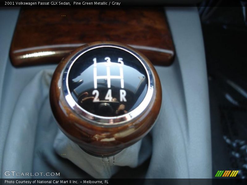 Pine Green Metallic / Gray 2001 Volkswagen Passat GLX Sedan