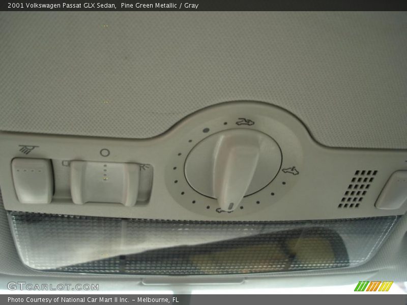 Pine Green Metallic / Gray 2001 Volkswagen Passat GLX Sedan