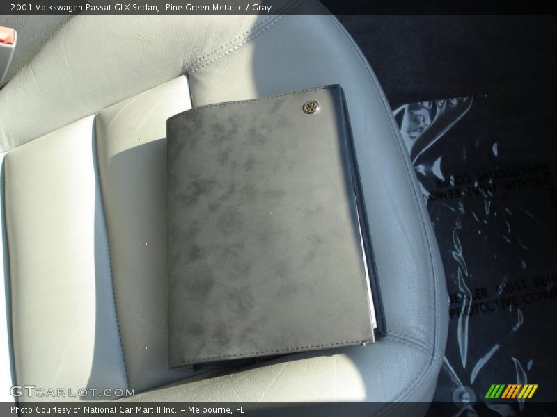 Pine Green Metallic / Gray 2001 Volkswagen Passat GLX Sedan