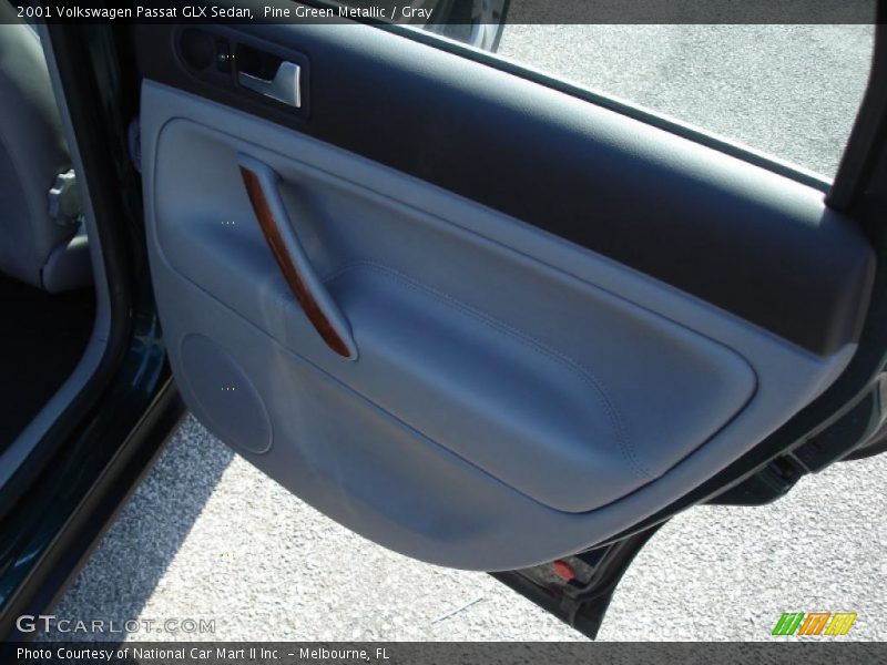 Pine Green Metallic / Gray 2001 Volkswagen Passat GLX Sedan