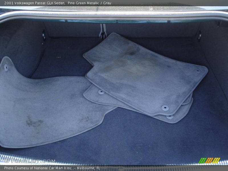 Pine Green Metallic / Gray 2001 Volkswagen Passat GLX Sedan