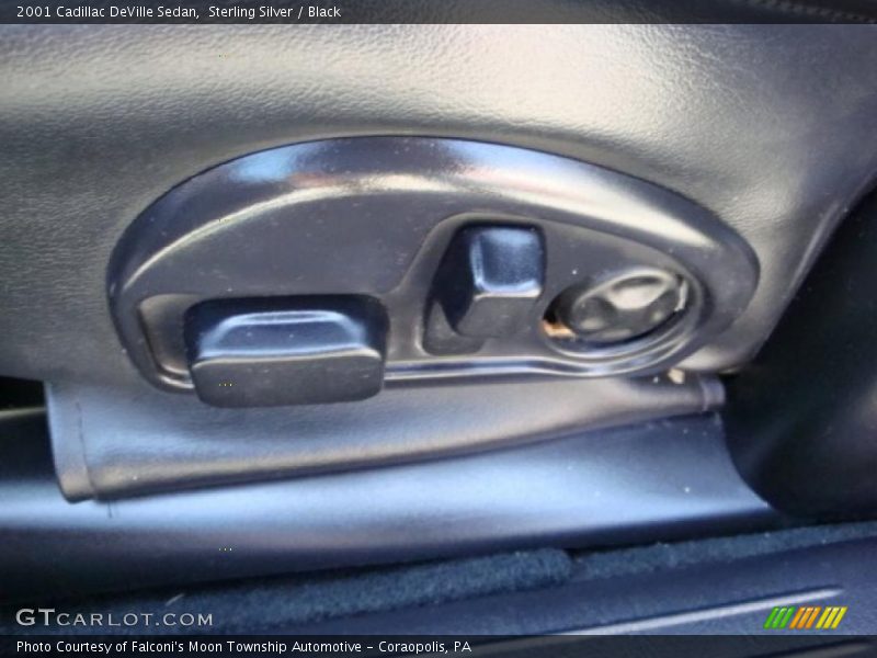 Sterling Silver / Black 2001 Cadillac DeVille Sedan
