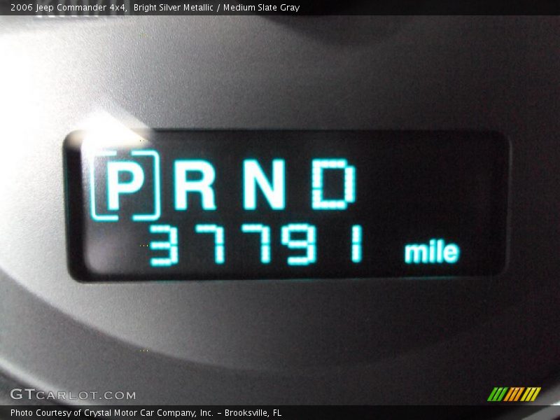 Bright Silver Metallic / Medium Slate Gray 2006 Jeep Commander 4x4