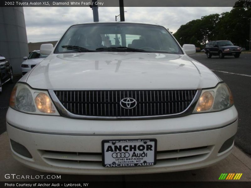 Diamond White Pearl / Grey 2002 Toyota Avalon XLS
