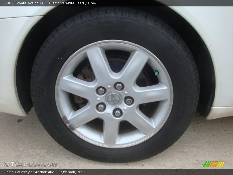 Diamond White Pearl / Grey 2002 Toyota Avalon XLS