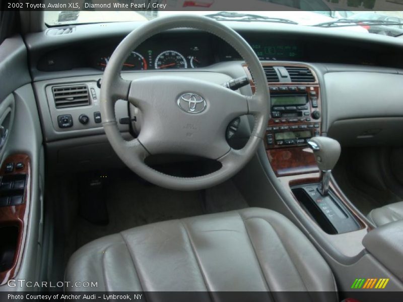 Diamond White Pearl / Grey 2002 Toyota Avalon XLS