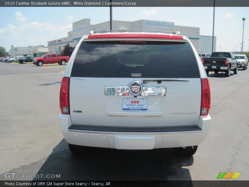 White Diamond / Cashmere/Cocoa 2010 Cadillac Escalade Luxury AWD
