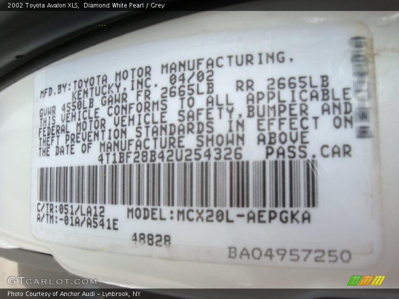 Diamond White Pearl / Grey 2002 Toyota Avalon XLS