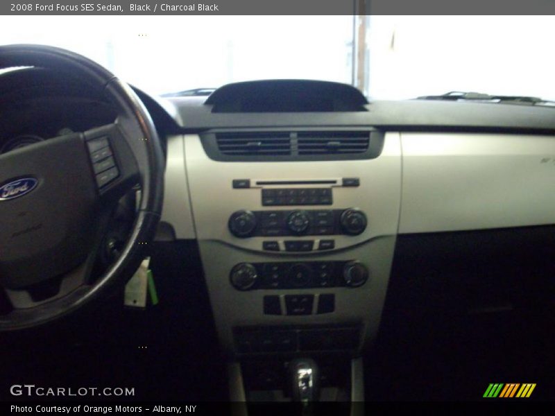 Black / Charcoal Black 2008 Ford Focus SES Sedan