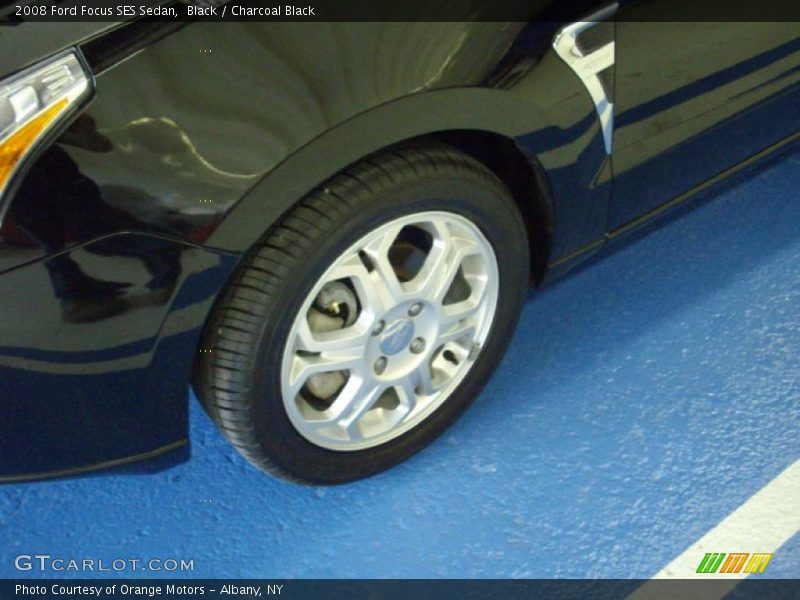 Black / Charcoal Black 2008 Ford Focus SES Sedan