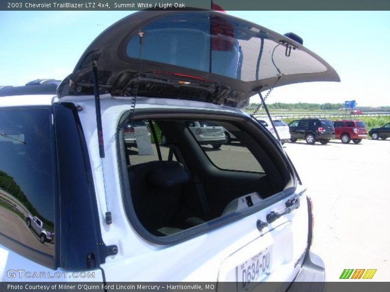 Summit White / Light Oak 2003 Chevrolet TrailBlazer LTZ 4x4