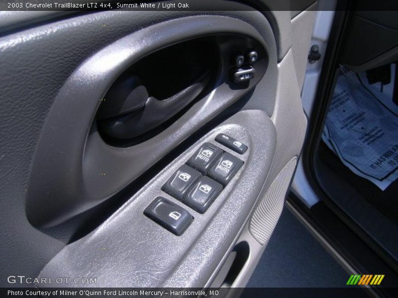 Summit White / Light Oak 2003 Chevrolet TrailBlazer LTZ 4x4