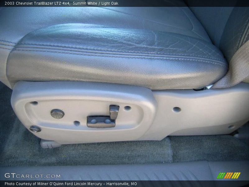 Summit White / Light Oak 2003 Chevrolet TrailBlazer LTZ 4x4