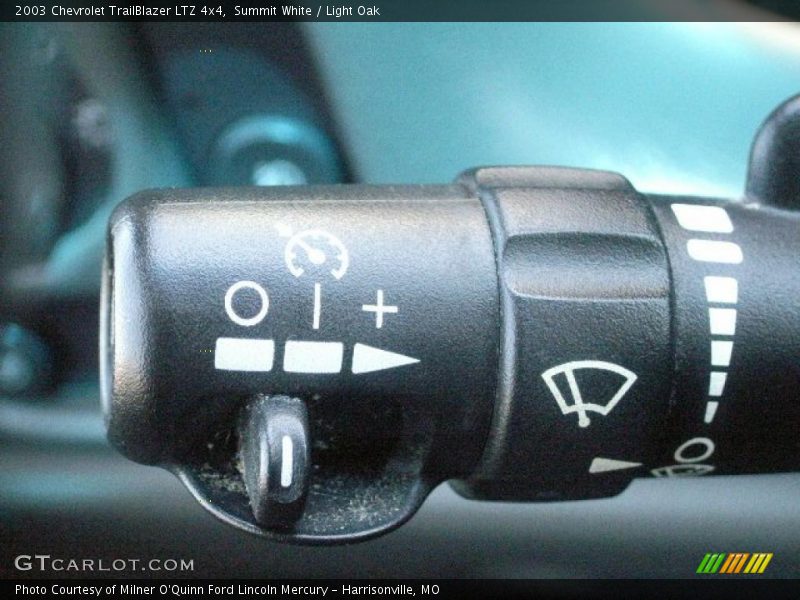 Summit White / Light Oak 2003 Chevrolet TrailBlazer LTZ 4x4