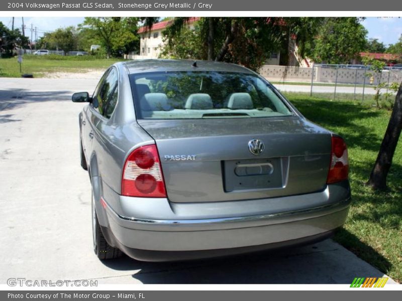 Stonehenge Grey Metallic / Grey 2004 Volkswagen Passat GLS Sedan