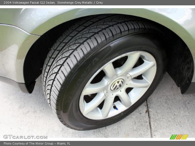 Stonehenge Grey Metallic / Grey 2004 Volkswagen Passat GLS Sedan