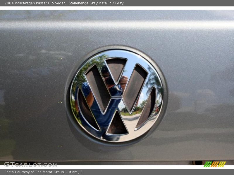 Stonehenge Grey Metallic / Grey 2004 Volkswagen Passat GLS Sedan