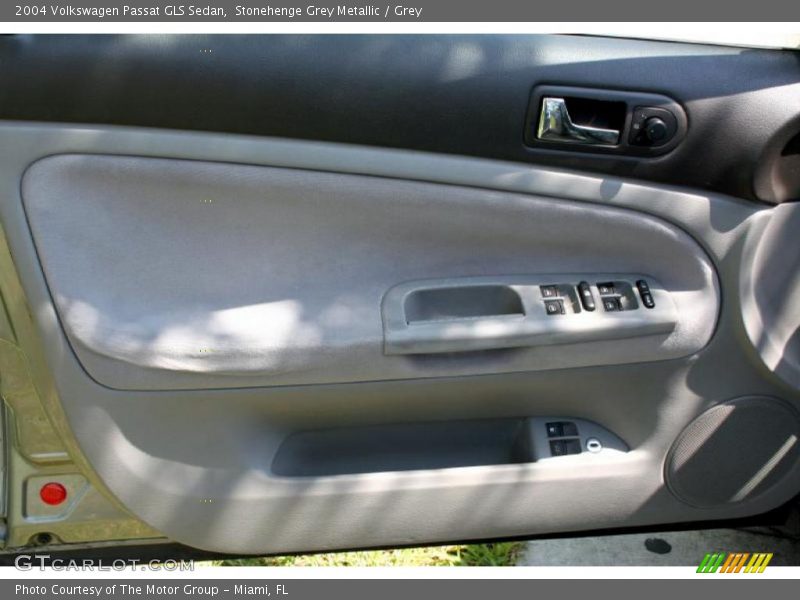 Stonehenge Grey Metallic / Grey 2004 Volkswagen Passat GLS Sedan