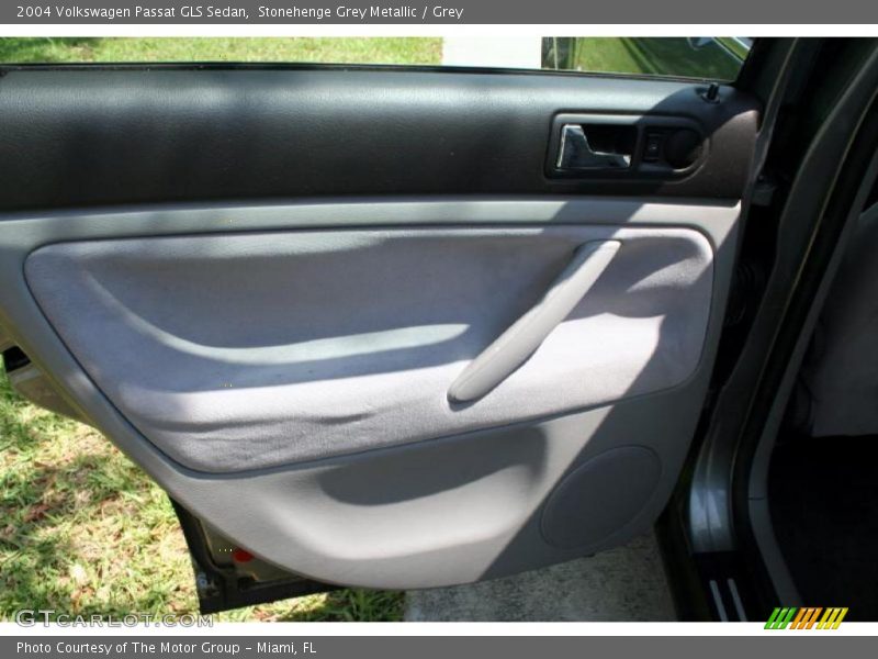 Stonehenge Grey Metallic / Grey 2004 Volkswagen Passat GLS Sedan