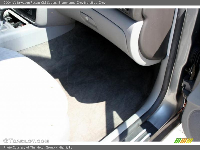 Stonehenge Grey Metallic / Grey 2004 Volkswagen Passat GLS Sedan