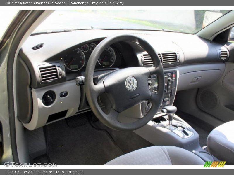Stonehenge Grey Metallic / Grey 2004 Volkswagen Passat GLS Sedan