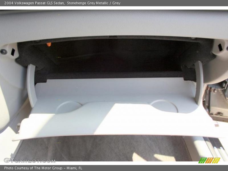 Stonehenge Grey Metallic / Grey 2004 Volkswagen Passat GLS Sedan