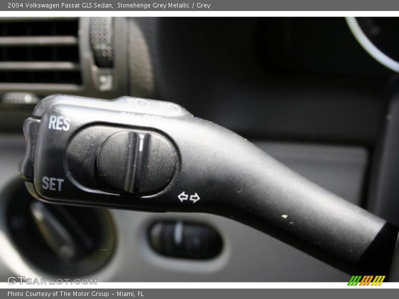 Stonehenge Grey Metallic / Grey 2004 Volkswagen Passat GLS Sedan