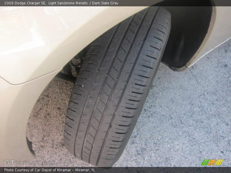 Light Sandstone Metallic / Dark Slate Gray 2009 Dodge Charger SE