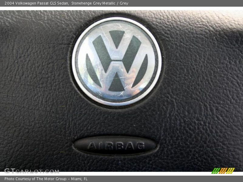 Stonehenge Grey Metallic / Grey 2004 Volkswagen Passat GLS Sedan
