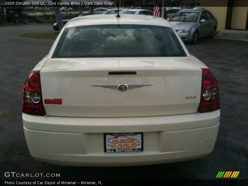 Cool Vanilla White / Dark Slate Gray 2008 Chrysler 300 LX
