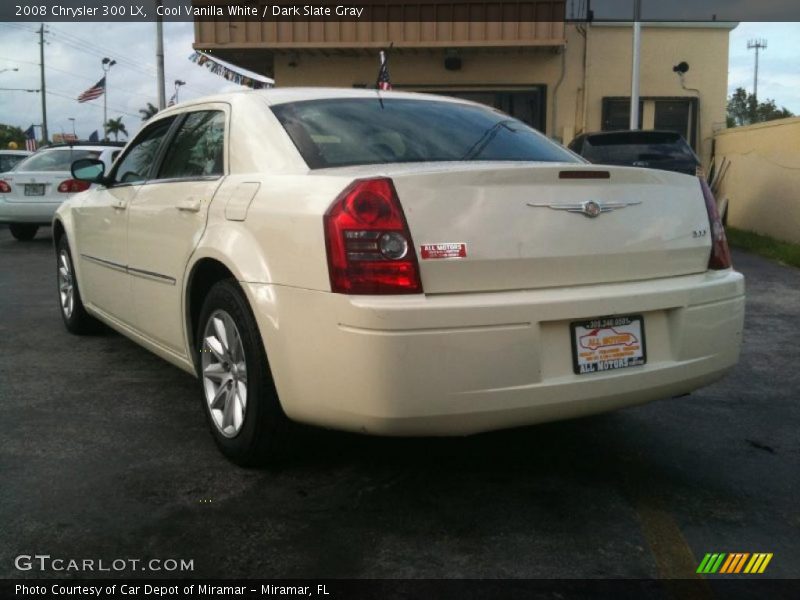 Cool Vanilla White / Dark Slate Gray 2008 Chrysler 300 LX