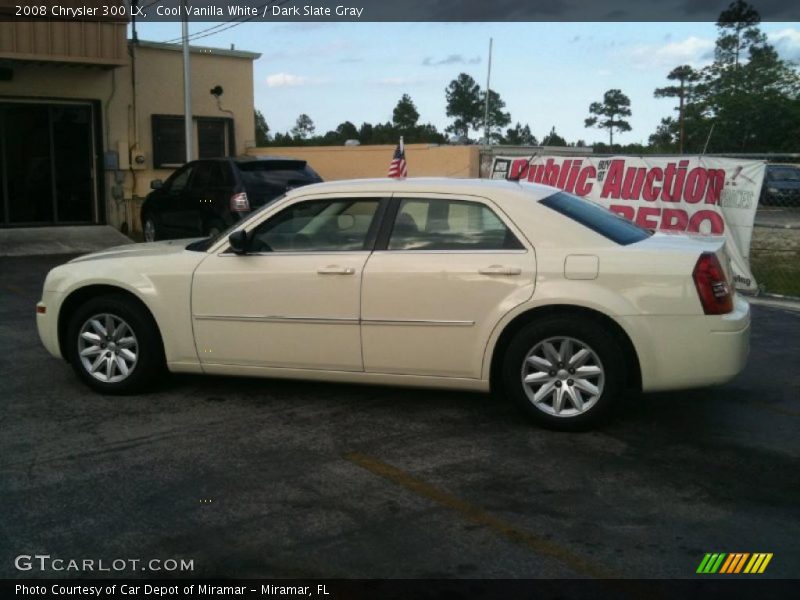 Cool Vanilla White / Dark Slate Gray 2008 Chrysler 300 LX