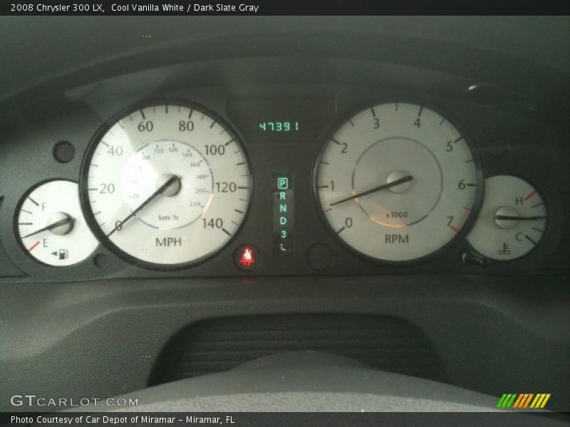 Cool Vanilla White / Dark Slate Gray 2008 Chrysler 300 LX