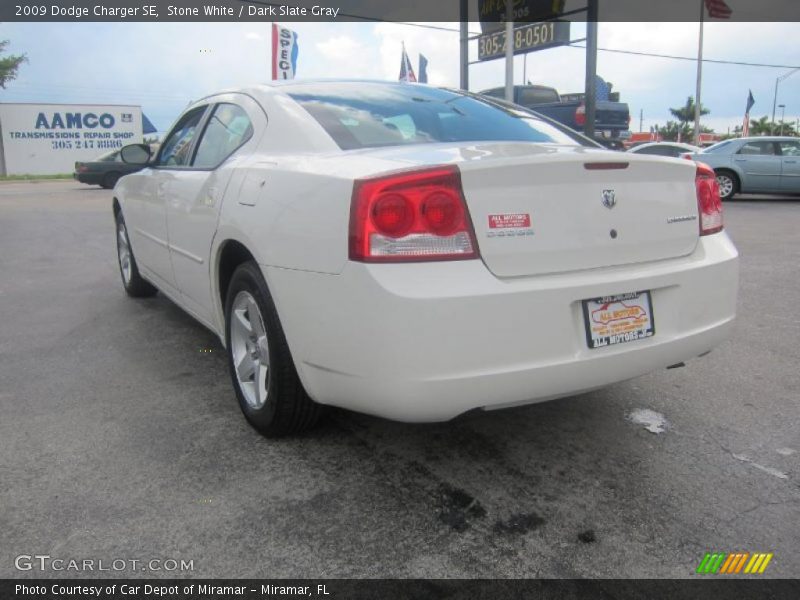 Stone White / Dark Slate Gray 2009 Dodge Charger SE