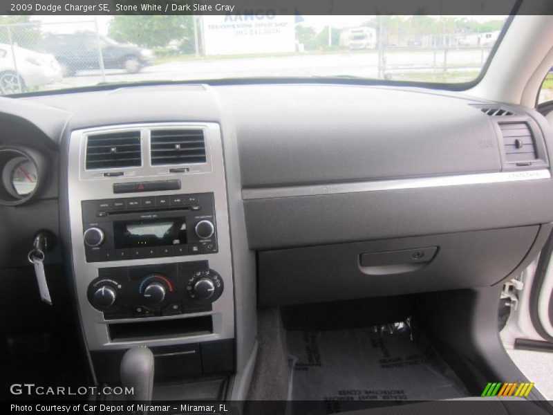 Stone White / Dark Slate Gray 2009 Dodge Charger SE