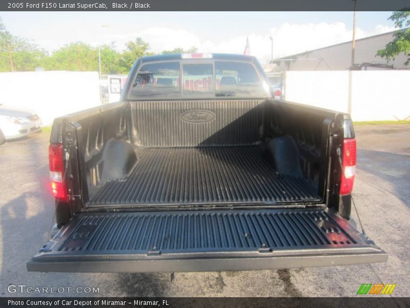 Black / Black 2005 Ford F150 Lariat SuperCab