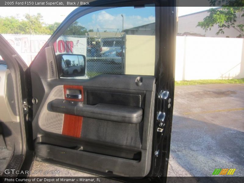 Black / Black 2005 Ford F150 Lariat SuperCab